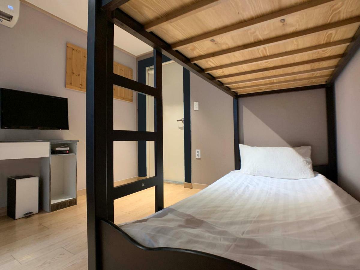 J-Honor Guesthouse Seoul Exterior photo