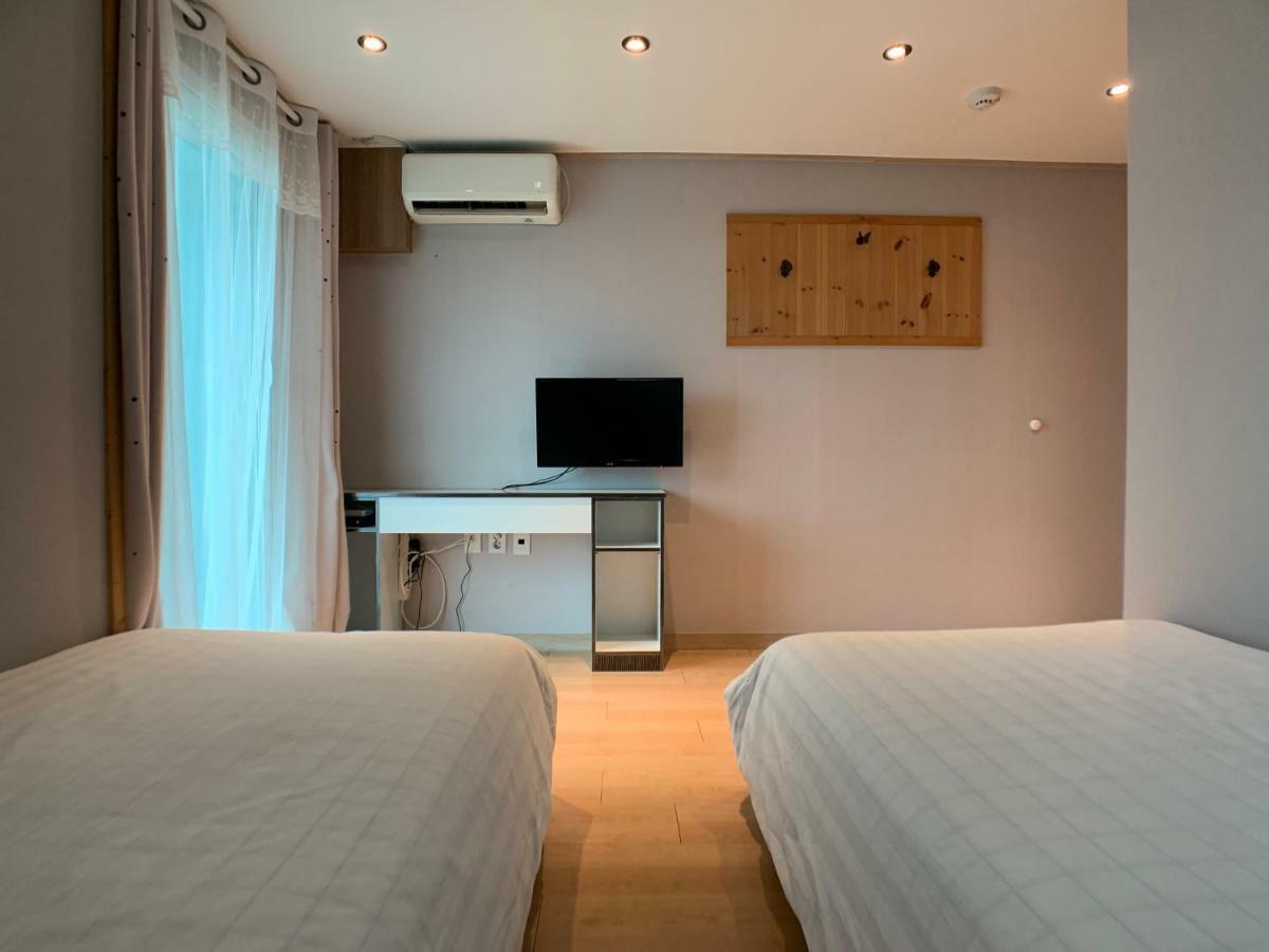 J-Honor Guesthouse Seoul Exterior photo